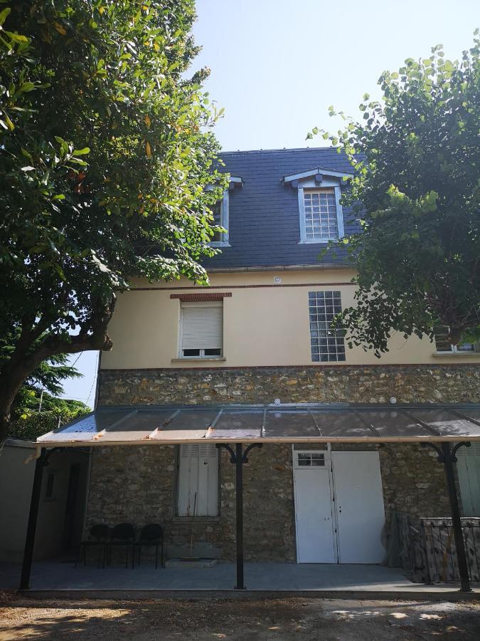 Residence De La Republique Bessancourt Exterior photo